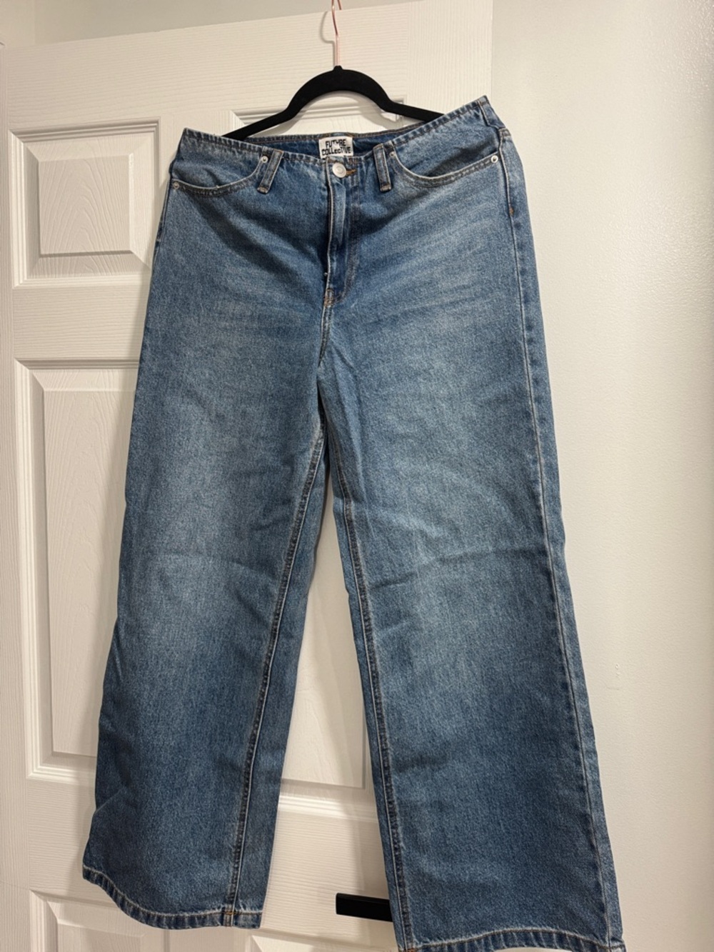 High-Rise Wide-Leg Jeans in Medium Blue